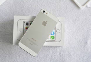 iPhone 4，引领科技潮流的璀璨启航——纪念其震撼上市的时间与深远影响